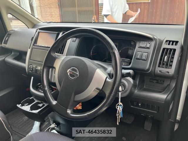 Nissan SERENA 2009-09 8414869-12