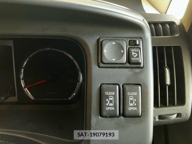 Nissan SERENA 2010-09 8414856-16