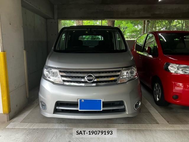 Nissan SERENA 2010-09 8414856-1