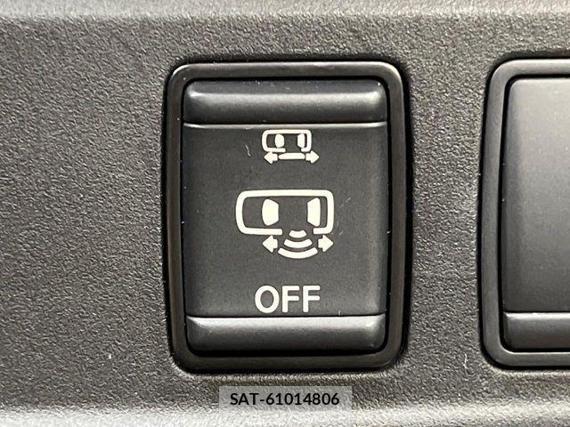 Nissan SERENA 2018-03 8438833-6