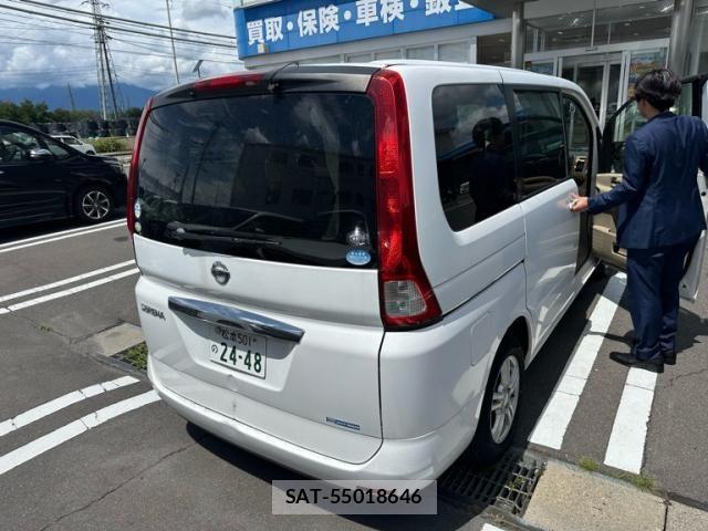 Nissan SERENA 2007-01 8438837-1