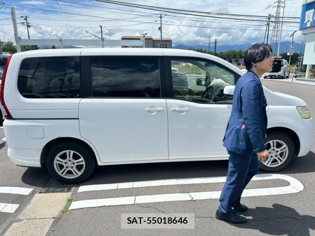 Nissan SERENA 2007-01 8438837-2