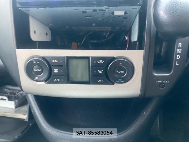 Nissan SERENA 2005-06 8438836-17