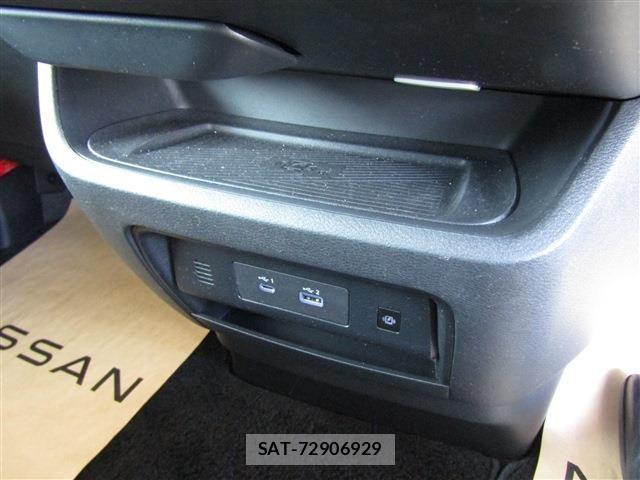 Nissan SERENA 2023-07 8458372-15