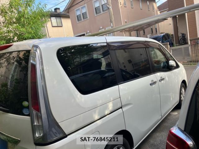 Nissan SERENA 2011-11 8458384-4