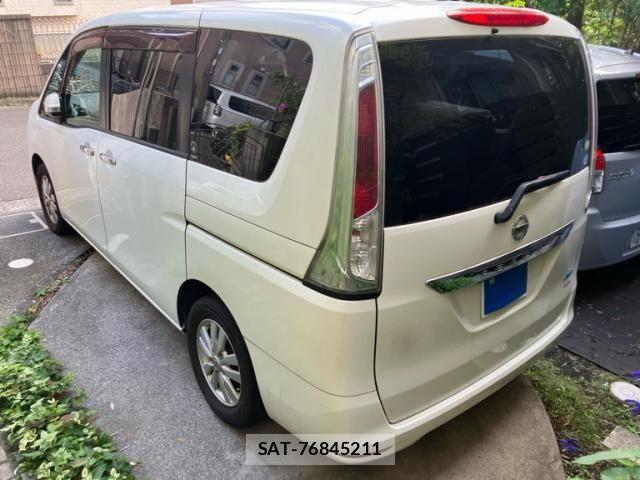 Nissan SERENA 2011-11 8458384-5