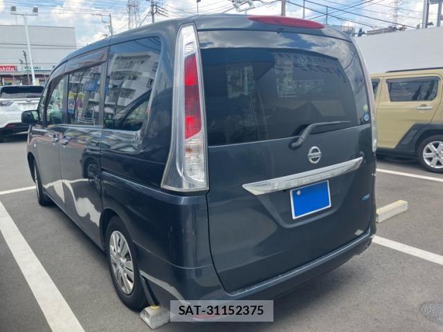 Nissan SERENA 2011-10 8458382-3