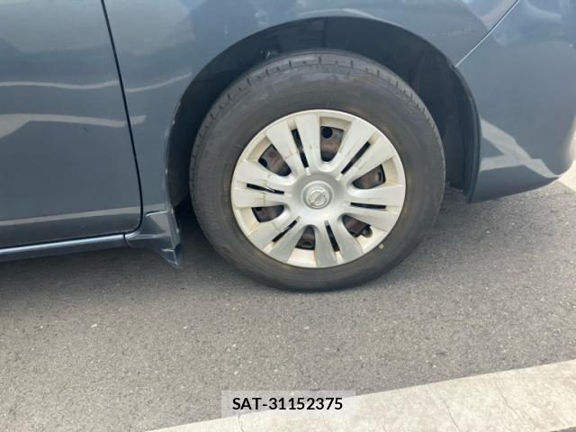 Nissan SERENA 2011-10 8458382-5