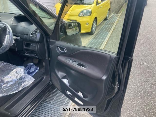 Nissan SERENA 2012-05 8458381-11