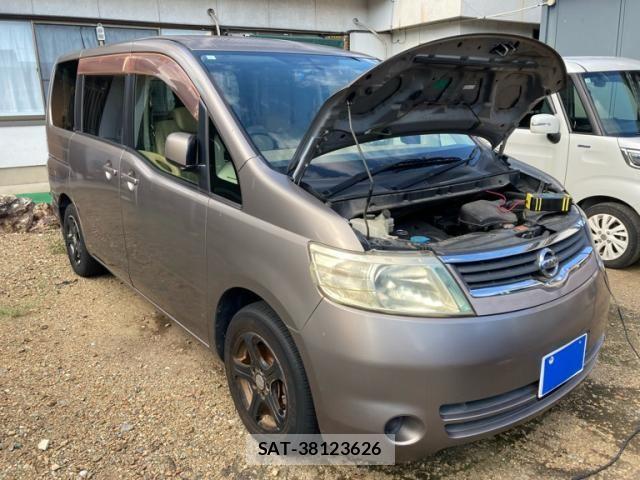 Nissan SERENA 2005-08 8486064-1