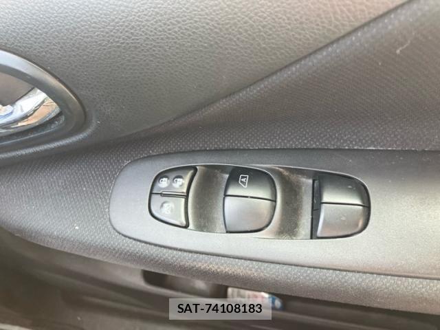 Nissan SERENA 2011-12 8527261-16