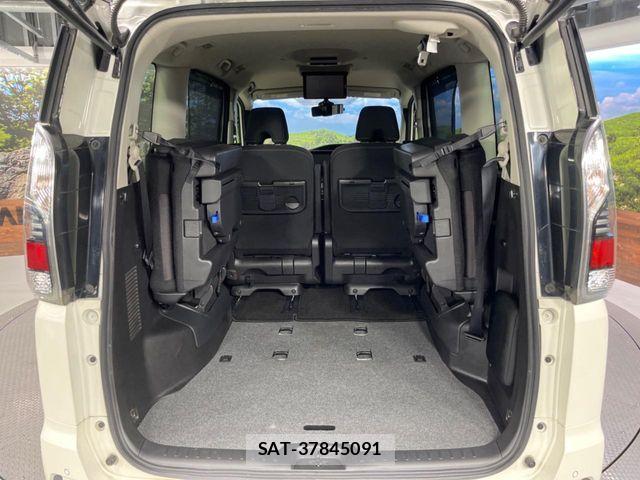 Nissan SERENA 2018-08 8527236-11