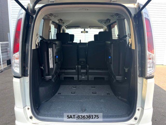 Nissan SERENA 2011-08 8527255-10