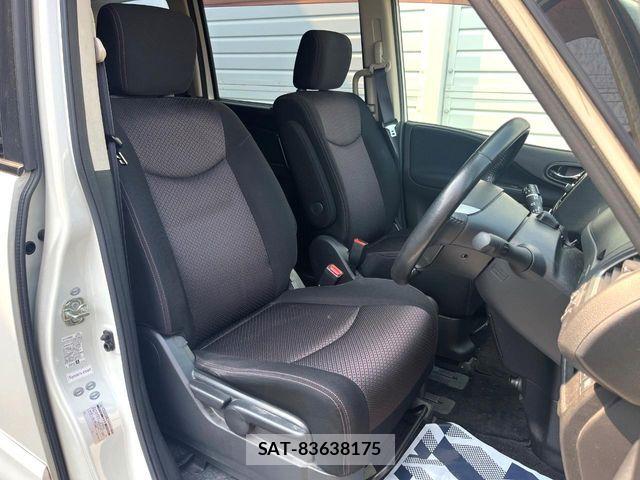 Nissan SERENA 2011-08 8527255-8