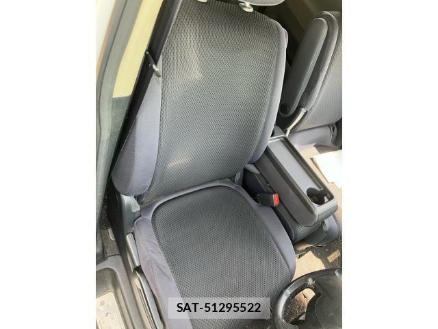 Nissan SERENA 2006-08 8527259-13