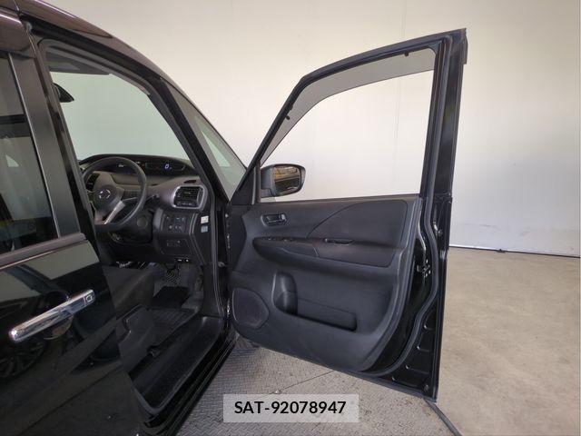 Nissan SERENA 2017-07 8527238-29