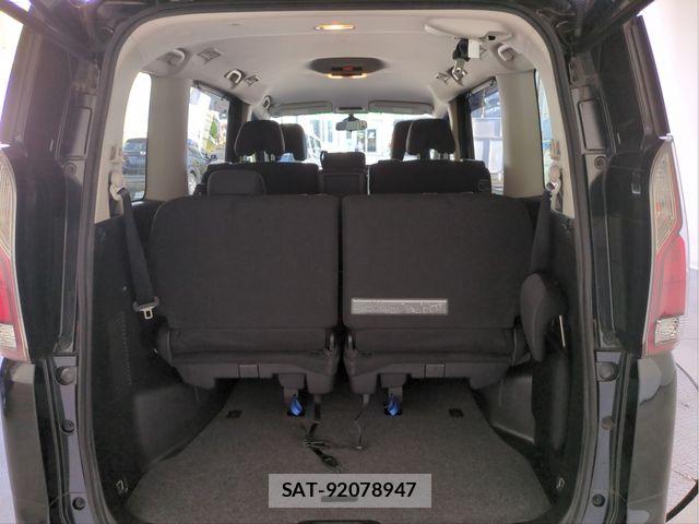 Nissan SERENA 2017-07 8527238-6