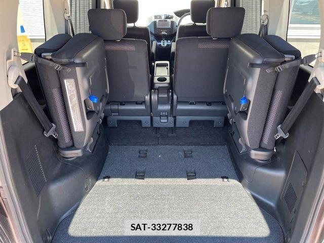 Nissan SERENA 2011-03 8563498-12