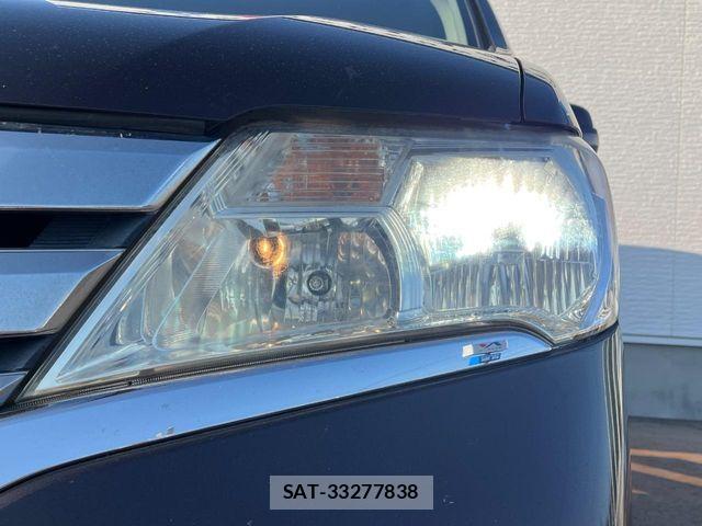 Nissan SERENA 2011-03 8563498-8