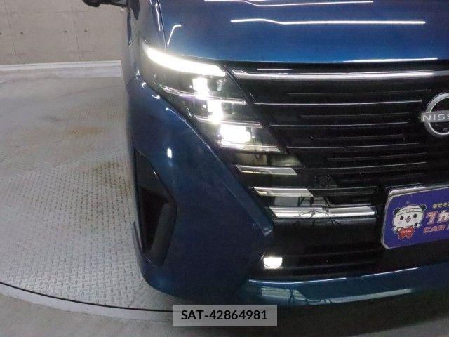 Nissan SERENA 2023-05 8563485-27
