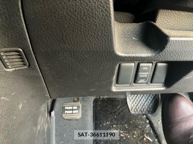 Nissan SERENA 2011-08 8563503-17