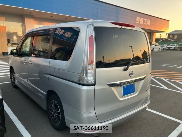 Nissan SERENA 2011-08 8563503-2