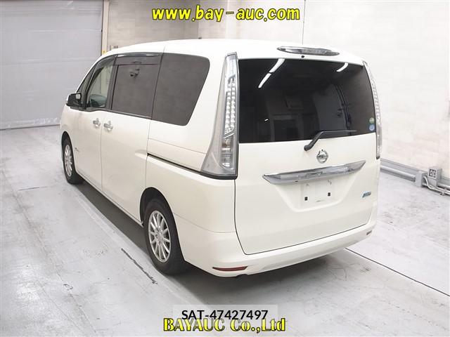 Nissan SERENA 2014-11 8589876-1