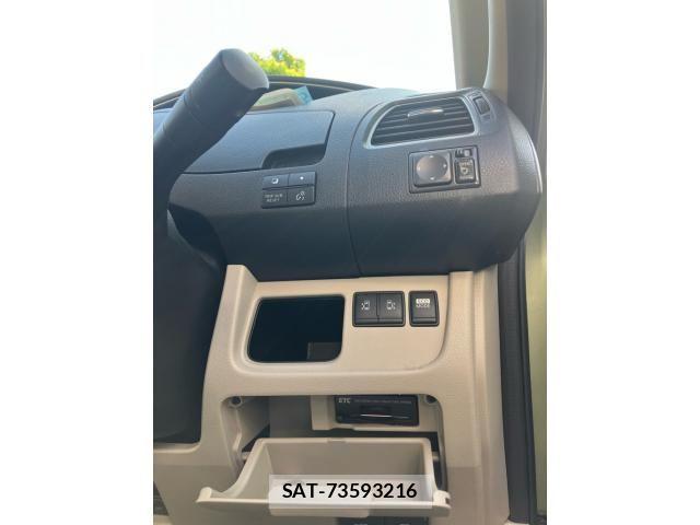 Nissan SERENA 2011-05 8628799-12