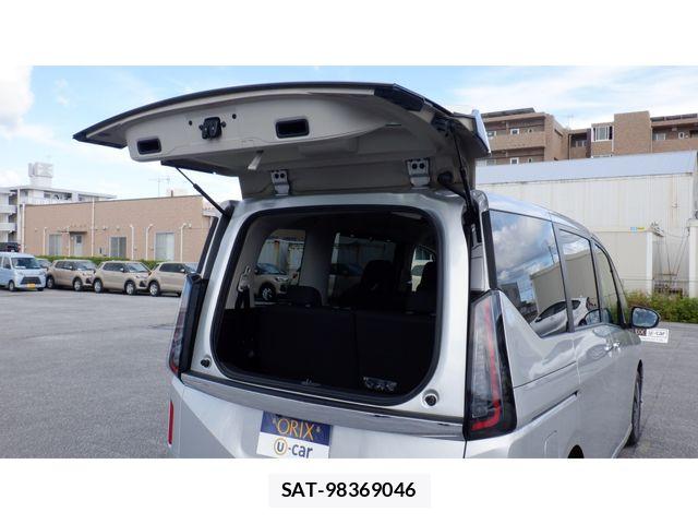 Nissan SERENA 2023-10 8628789-6