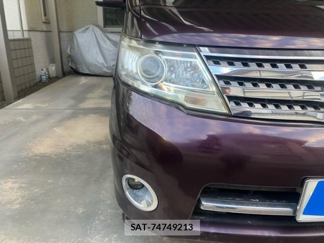 Nissan SERENA 2010-04 8628806-2
