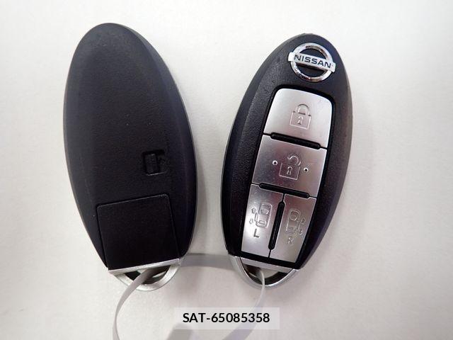Nissan SERENA 2010-06 8628797-24