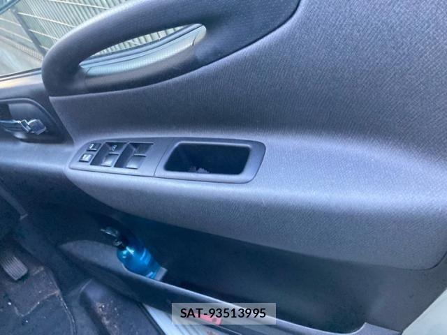 Nissan SERENA 2007-03 8628804-9