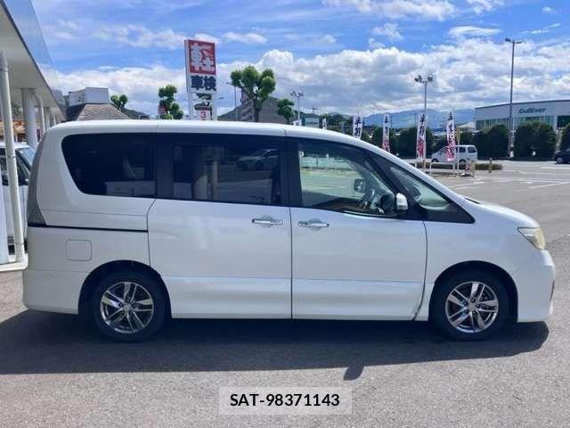 Nissan SERENA 2011-10 8628798-13