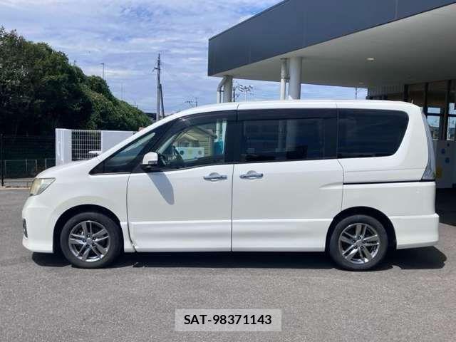 Nissan SERENA 2011-10 8628798-17