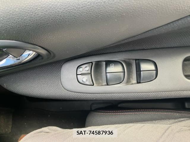 Nissan SERENA 2011-11 8628812-16