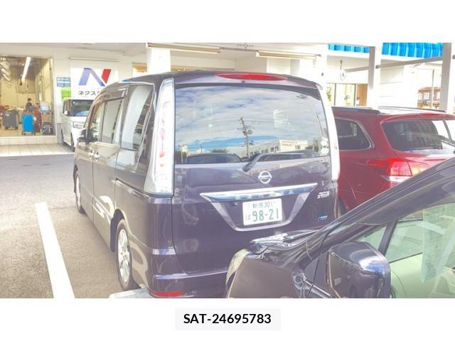 Nissan SERENA 2011-12 8628802-1