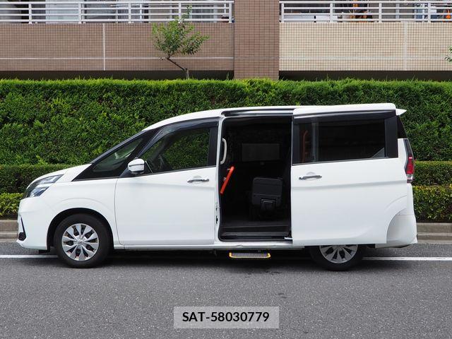 Nissan SERENA 2021-05 8661447-0
