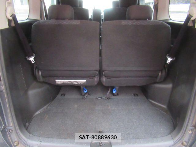Nissan SERENA 2011-08 8666878-9