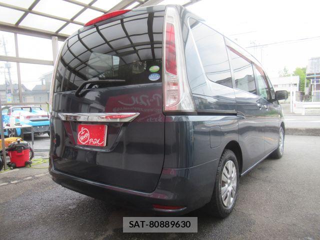 Nissan SERENA 2011-08 8666878-2