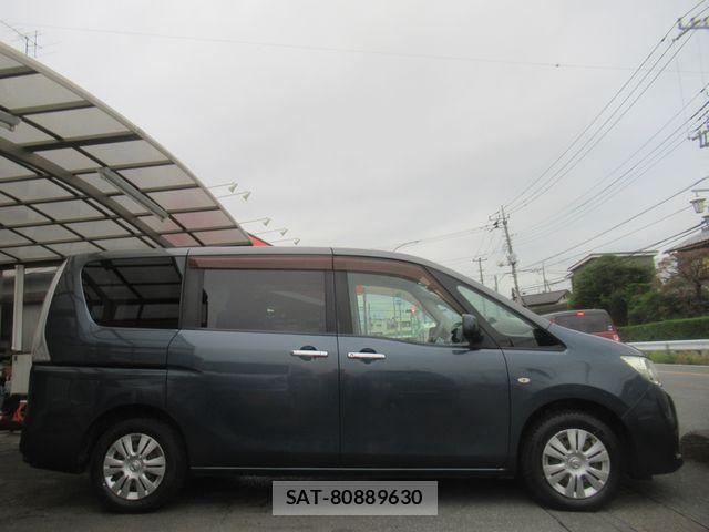 Nissan SERENA 2011-08 8666878-4