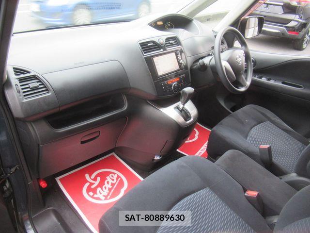 Nissan SERENA 2011-08 8666878-5