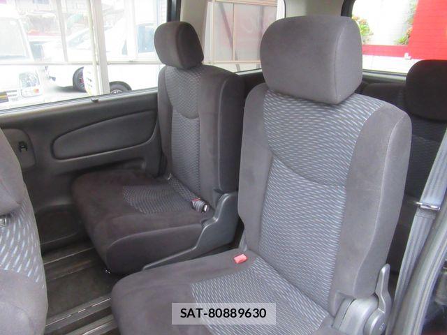 Nissan SERENA 2011-08 8666878-7