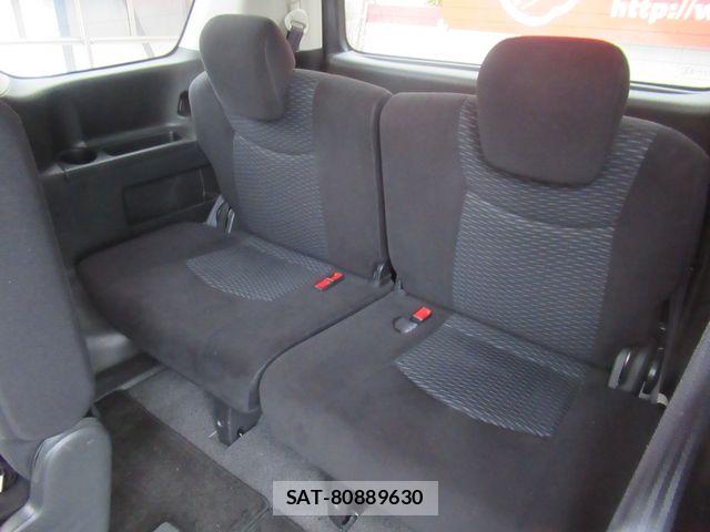 Nissan SERENA 2011-08 8666878-8