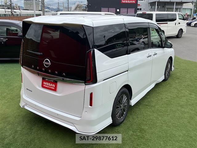 Nissan SERENA 2023-03 8661414-17