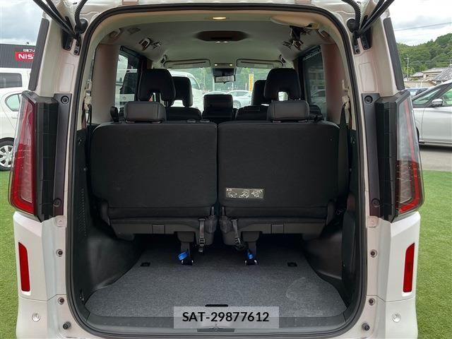 Nissan SERENA 2023-03 8661414-26