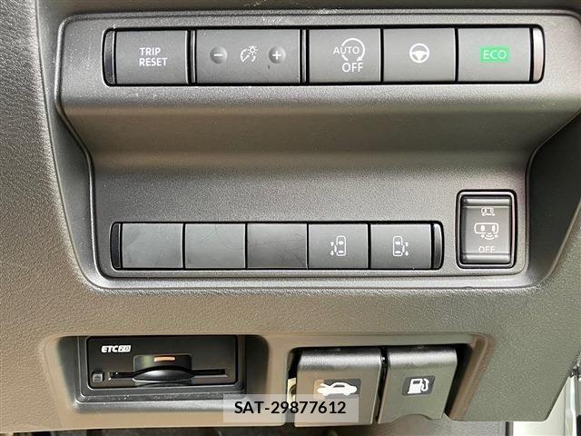 Nissan SERENA 2023-03 8661414-8