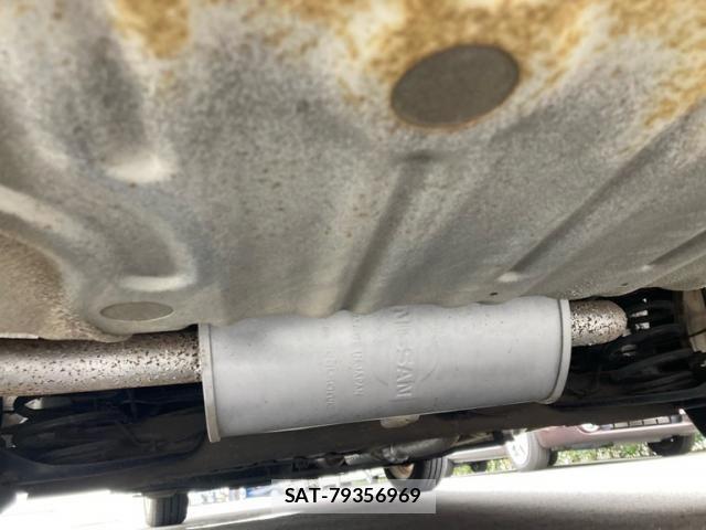 Nissan SERENA 2009-09 8661464-13