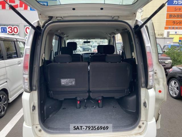 Nissan SERENA 2009-09 8661464-14