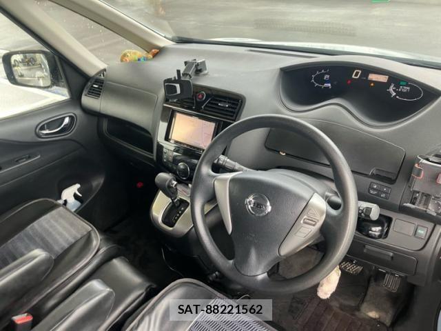 Nissan SERENA 2014-07 8661470-12