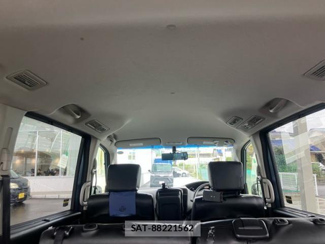 Nissan SERENA 2014-07 8661470-17